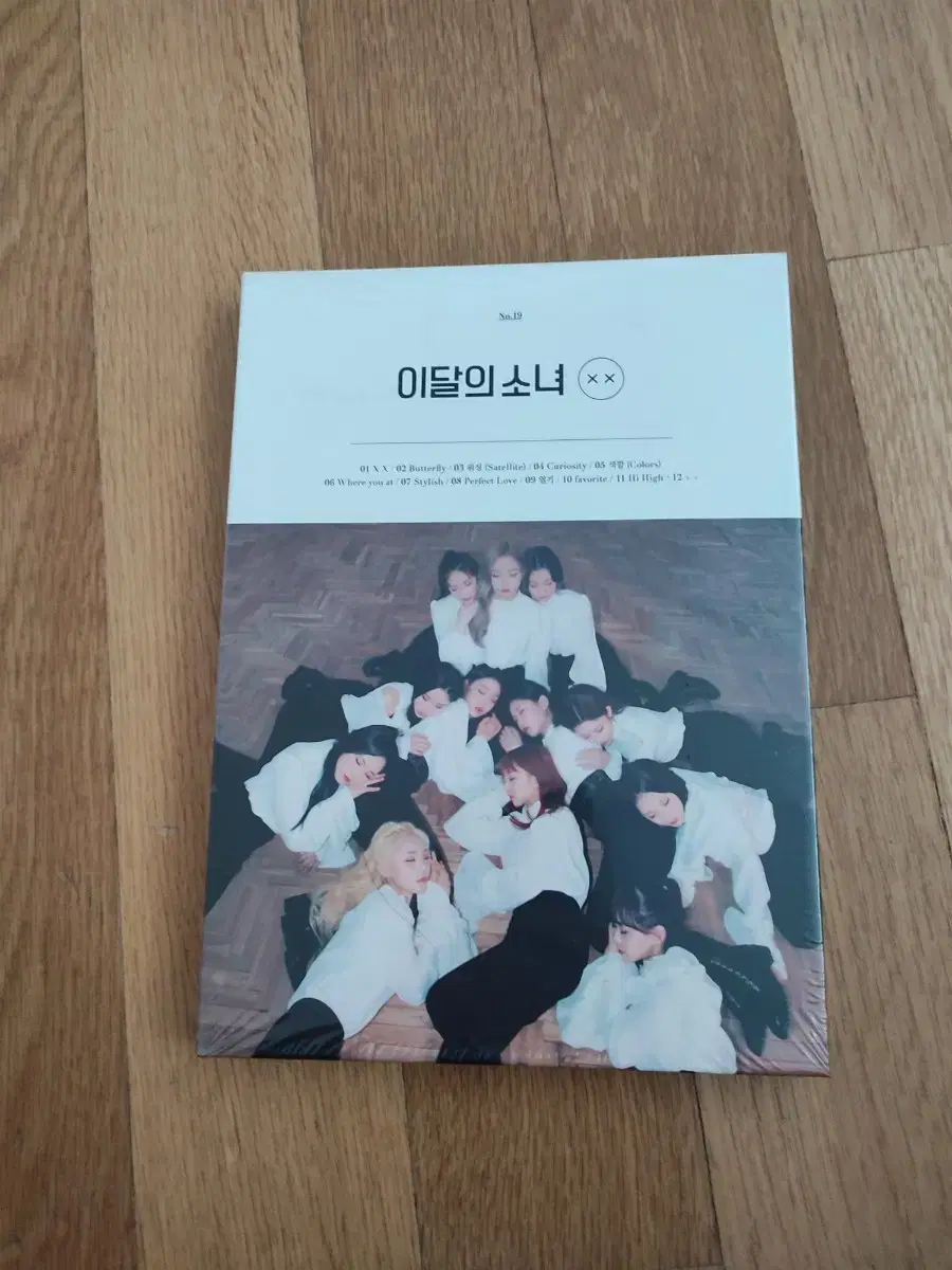 LOONA 이달의 소녀 XX　CD 이달의 소녀 – [ x x ] – CD (A Version, Album, Limited